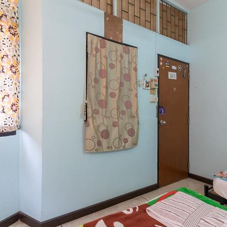 בנגקוק 7 Holder Guesthouse מראה חיצוני תמונה