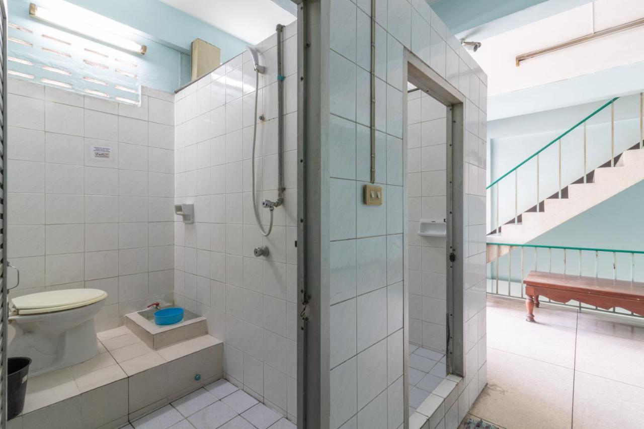 בנגקוק 7 Holder Guesthouse מראה חיצוני תמונה