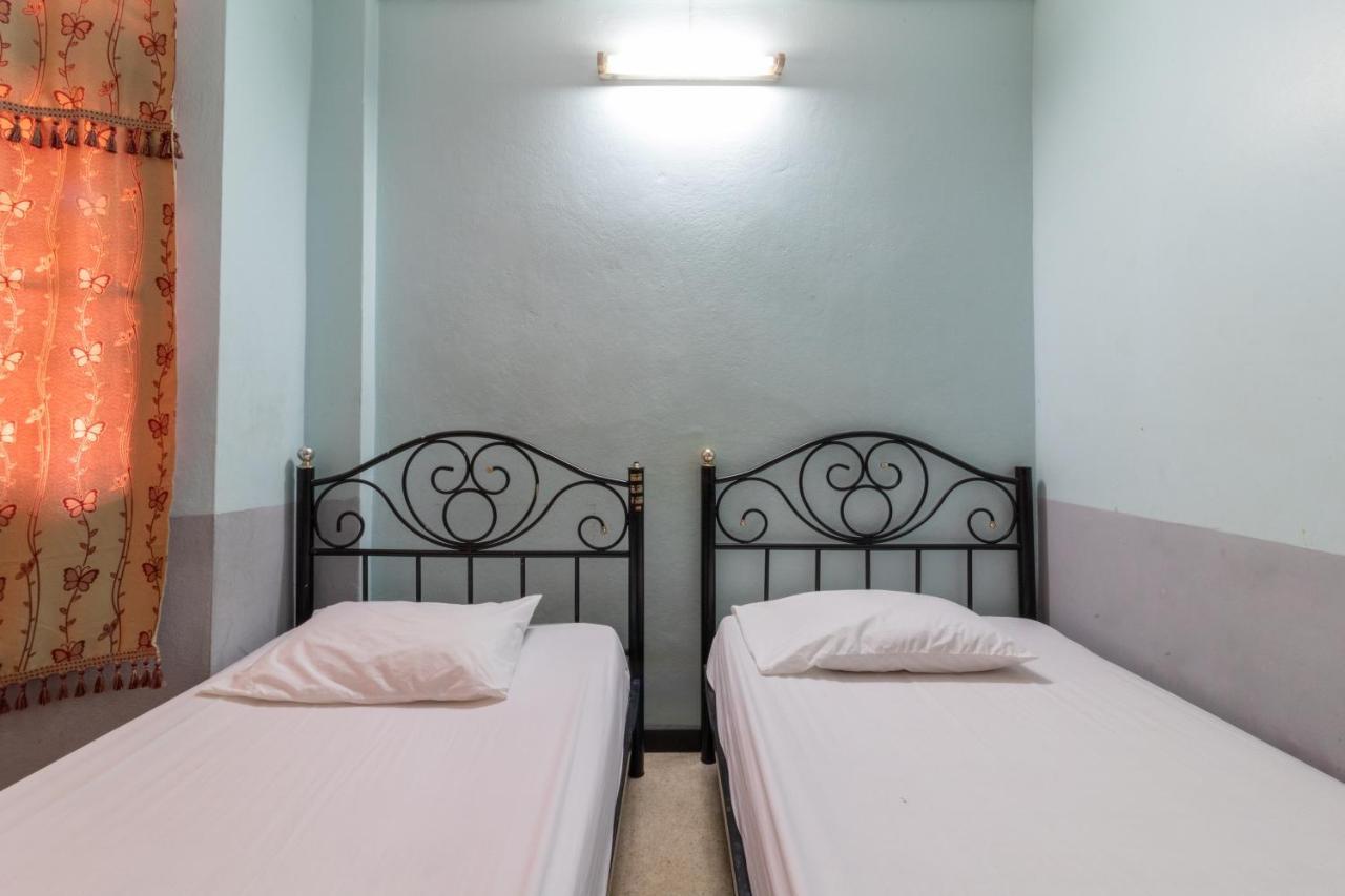 בנגקוק 7 Holder Guesthouse מראה חיצוני תמונה