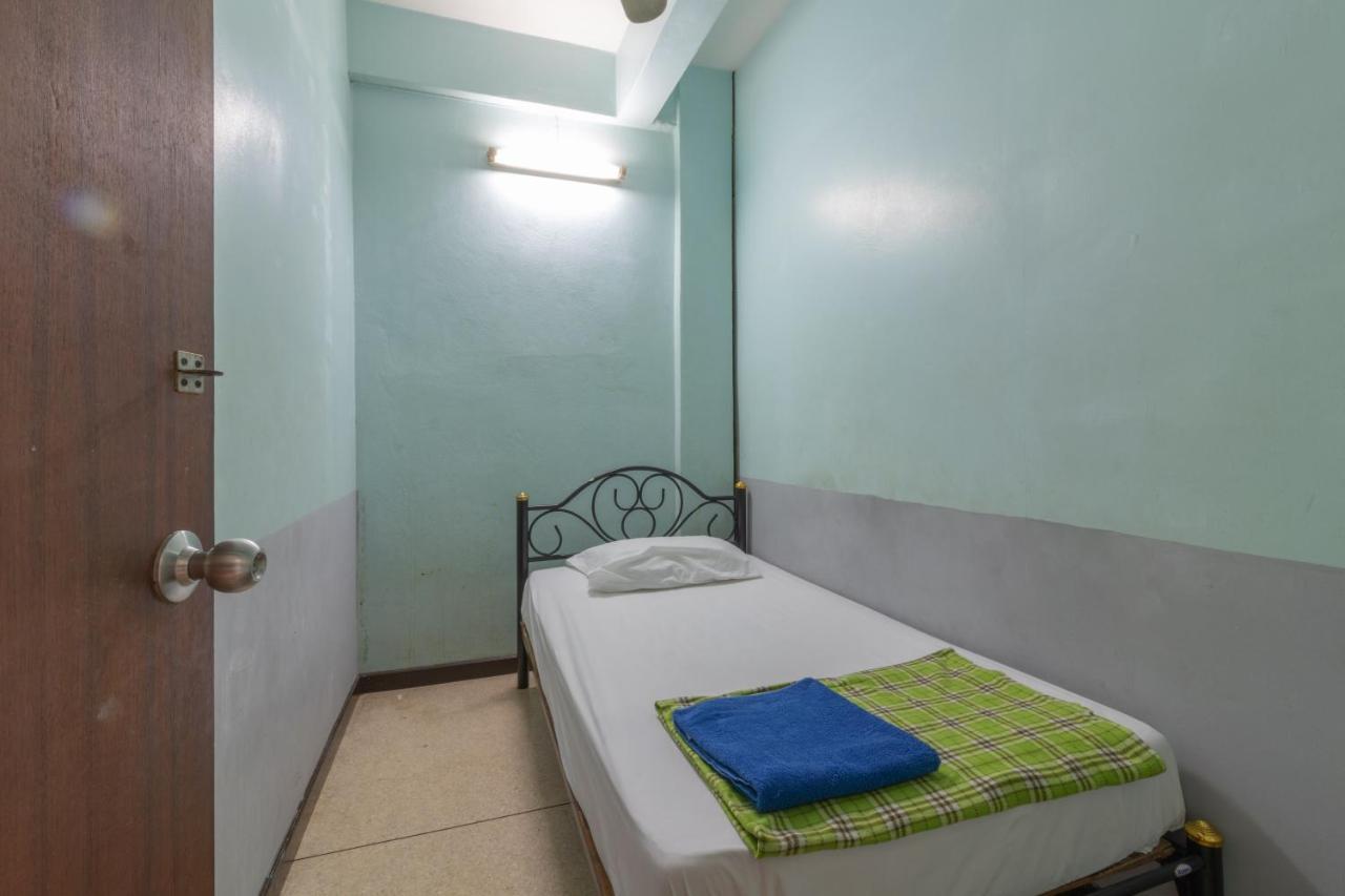 בנגקוק 7 Holder Guesthouse מראה חיצוני תמונה