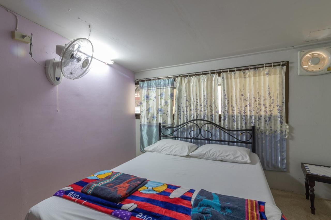 בנגקוק 7 Holder Guesthouse מראה חיצוני תמונה