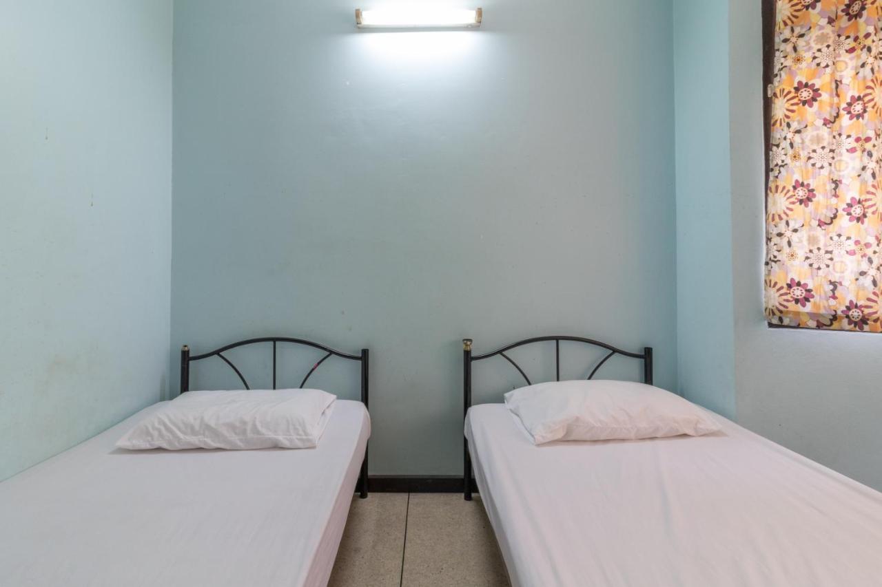 בנגקוק 7 Holder Guesthouse מראה חיצוני תמונה