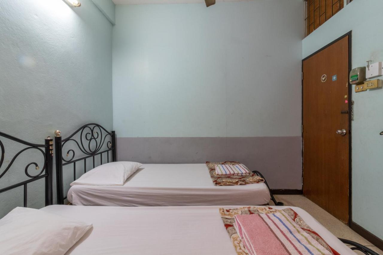 בנגקוק 7 Holder Guesthouse מראה חיצוני תמונה