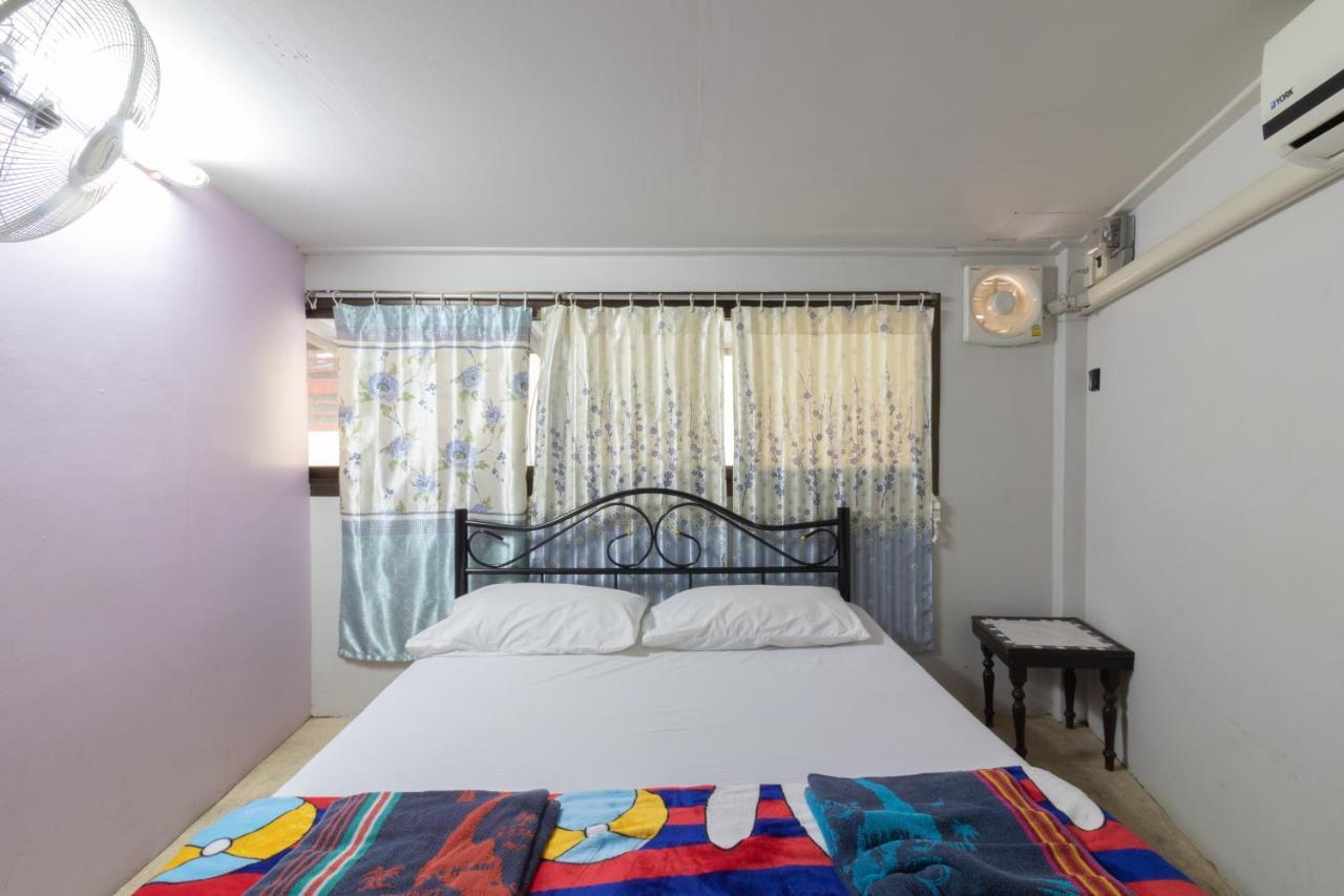 בנגקוק 7 Holder Guesthouse מראה חיצוני תמונה
