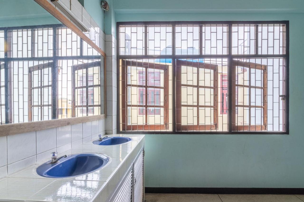בנגקוק 7 Holder Guesthouse מראה חיצוני תמונה
