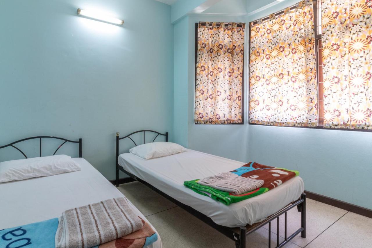 בנגקוק 7 Holder Guesthouse מראה חיצוני תמונה