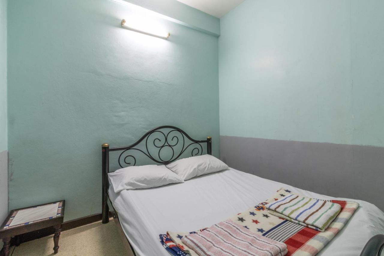 בנגקוק 7 Holder Guesthouse מראה חיצוני תמונה
